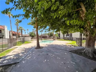 Photo #4: 2508415 Listing 