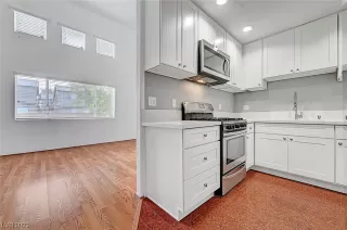 Photo #1: 2508475 Listing 