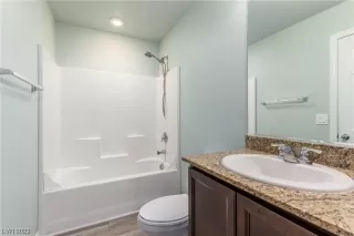 Photo #5: 2508486 Listing 