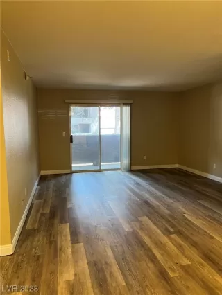 Photo #4: 2508508 Listing 