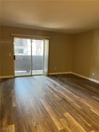 Photo #5: 2508508 Listing 