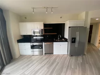 Photo #2: 2508517 Listing 