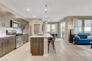 Photo #1: 2508546 Listing