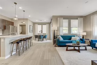 Photo #2: 2508546 Listing