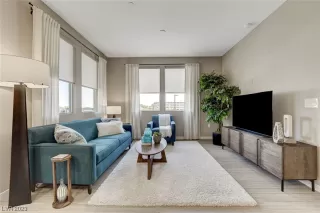 Photo #5: 2508546 Listing