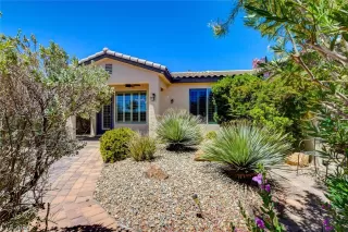 Photo #1: 2508567 Listing