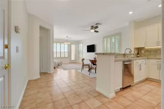 Photo #3: 2508567 Listing