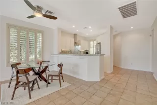 Photo #4: 2508567 Listing