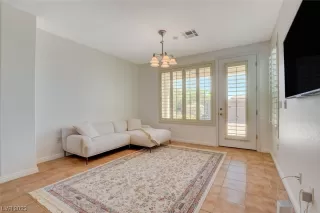 Photo #5: 2508567 Listing