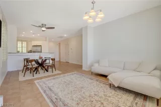 Photo #6: 2508567 Listing