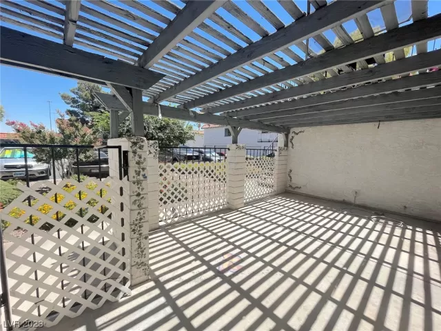 MLS: 2509588 Condo For Sale