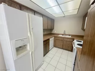 Photo #3: 2509588 Listing 