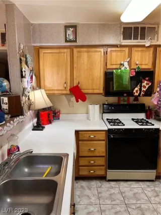 Photo #4: 2509593 Listing