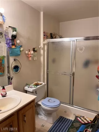 Photo #5: 2509593 Listing