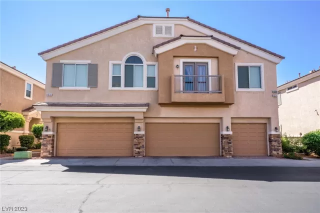 MLS: 2509595 Condo For Sale