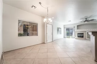 Photo #4: 2509595 Listing