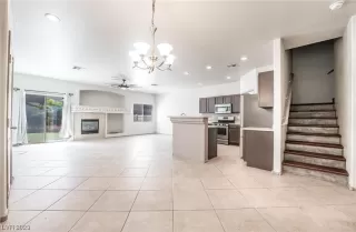 Photo #5: 2509595 Listing