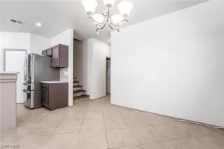 Photo #6: 2509595 Listing