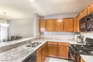 Photo #2: 2509596 Listing 