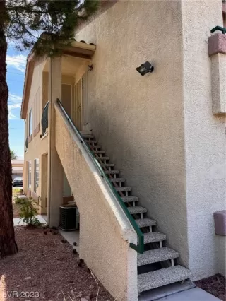 Photo #1: 2509602 Listing