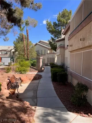 Photo #4: 2509602 Listing