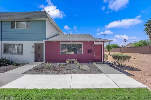 MLS: 2509618 Condo For Sale