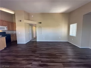 Photo #5: 2509642 Listing 