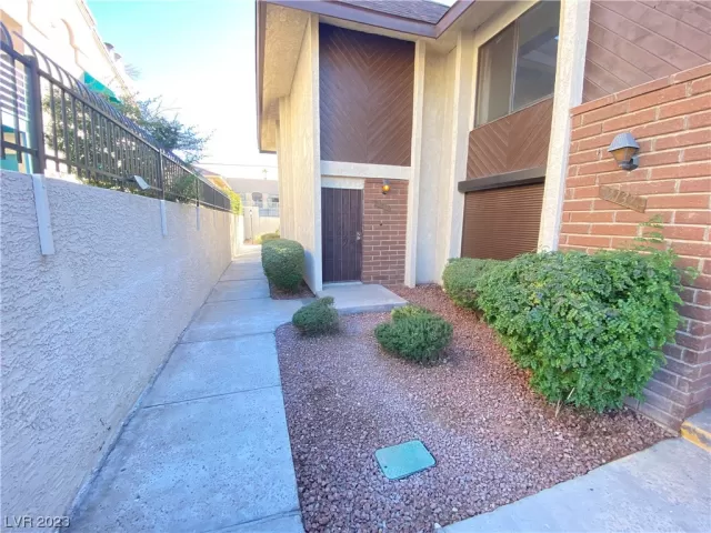 MLS: 2509662 Condo For Sale