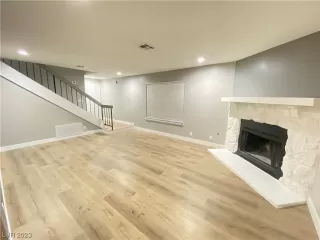 Photo #2: 2509662 Listing 