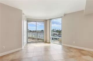 Photo #5: 2509770 Listing