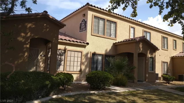 MLS: 2509816 Condo For Sale