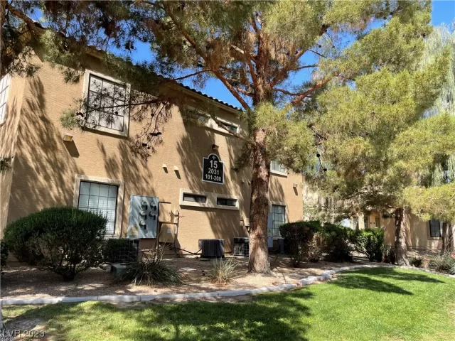 MLS: 2509819 Condo For Sale