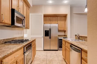 Photo #3: 2509836 Listing