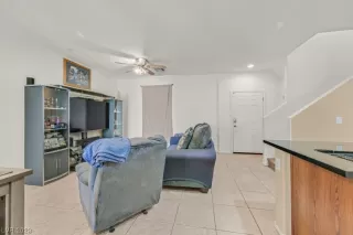 Photo #1: 2509845 Listing