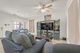 Photo #2: 2509845 Listing