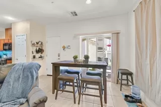 Photo #4: 2509845 Listing