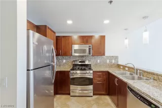 Photo #3: 2509852 Listing 