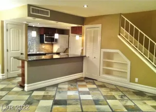 Photo #1: 2509907 Listing 