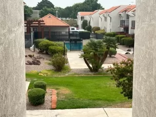 Photo #3: 2509909 Listing 