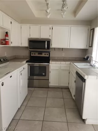 Photo #3: 2509932 Listing 