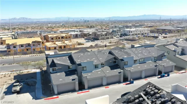 MLS: 2509936 Condo For Sale