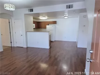 Photo #1: 2509945 Listing 