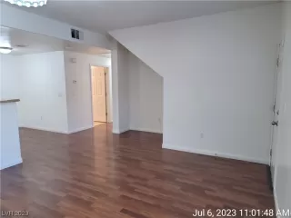 Photo #2: 2509945 Listing 