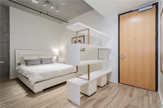 MLS: 2509992 Condo For Sale