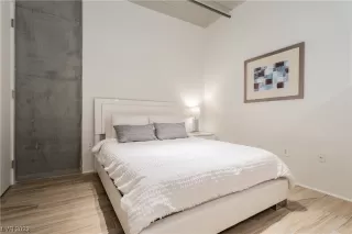 Photo #1: 2509992 Listing