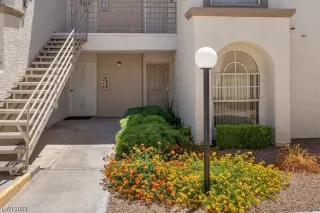 Photo #4: 2510008 Listing