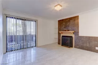 Photo #4: 2510020 Listing