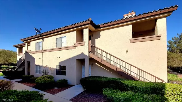 MLS: 2510104 Condo For Sale