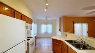 Photo #5: 2510104 Listing