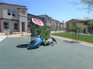 Photo #2: 2510129 Listing